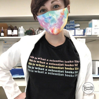 What A Scientist Looks Like Tee